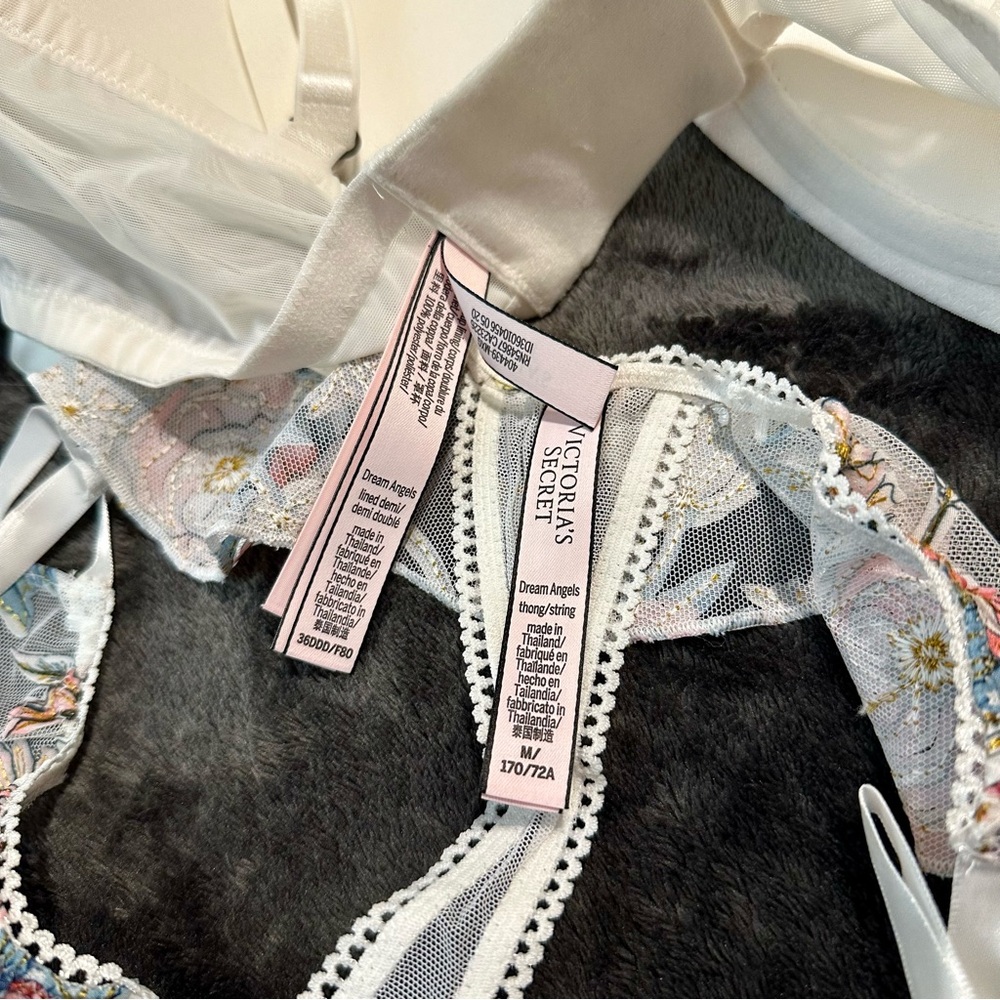 Victoria's Secret Floral Lace Set - Picture 4 of 5